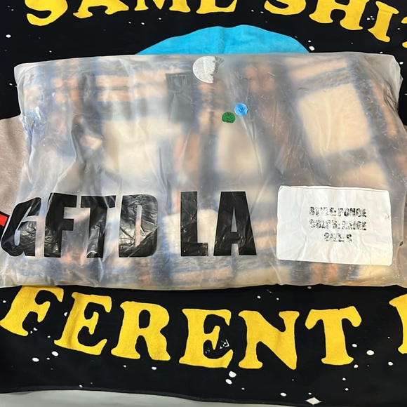 GFTDLA - Ponce Mohair Flannel                      ( OVERSIZED ) - Picture 13 of 13